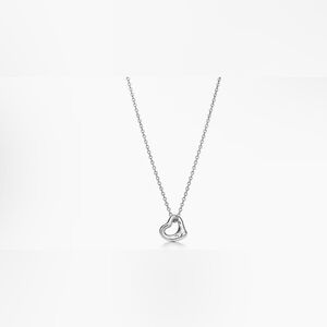 Elsa Peretti®
Open Heart Pendant in
Sterling Silver, 7 mm